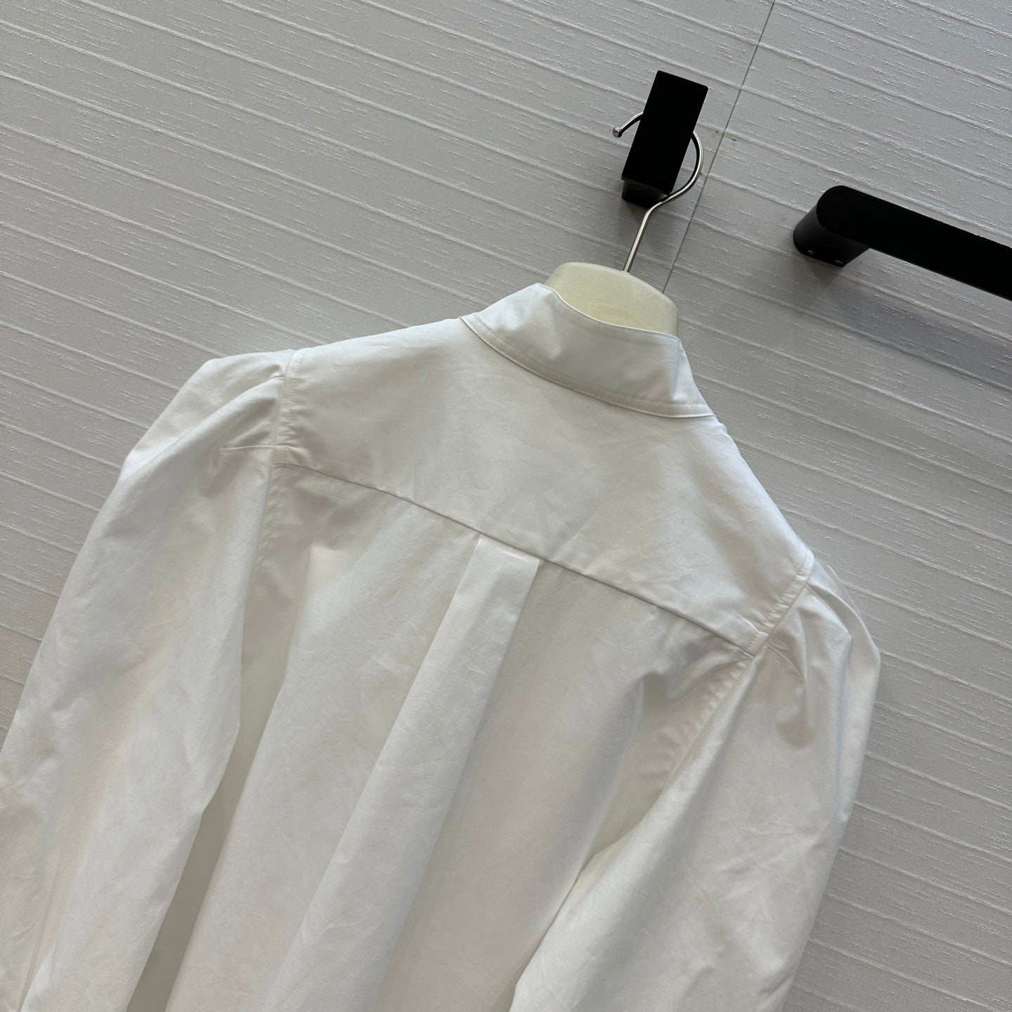 Alai 25fw pleated shirt