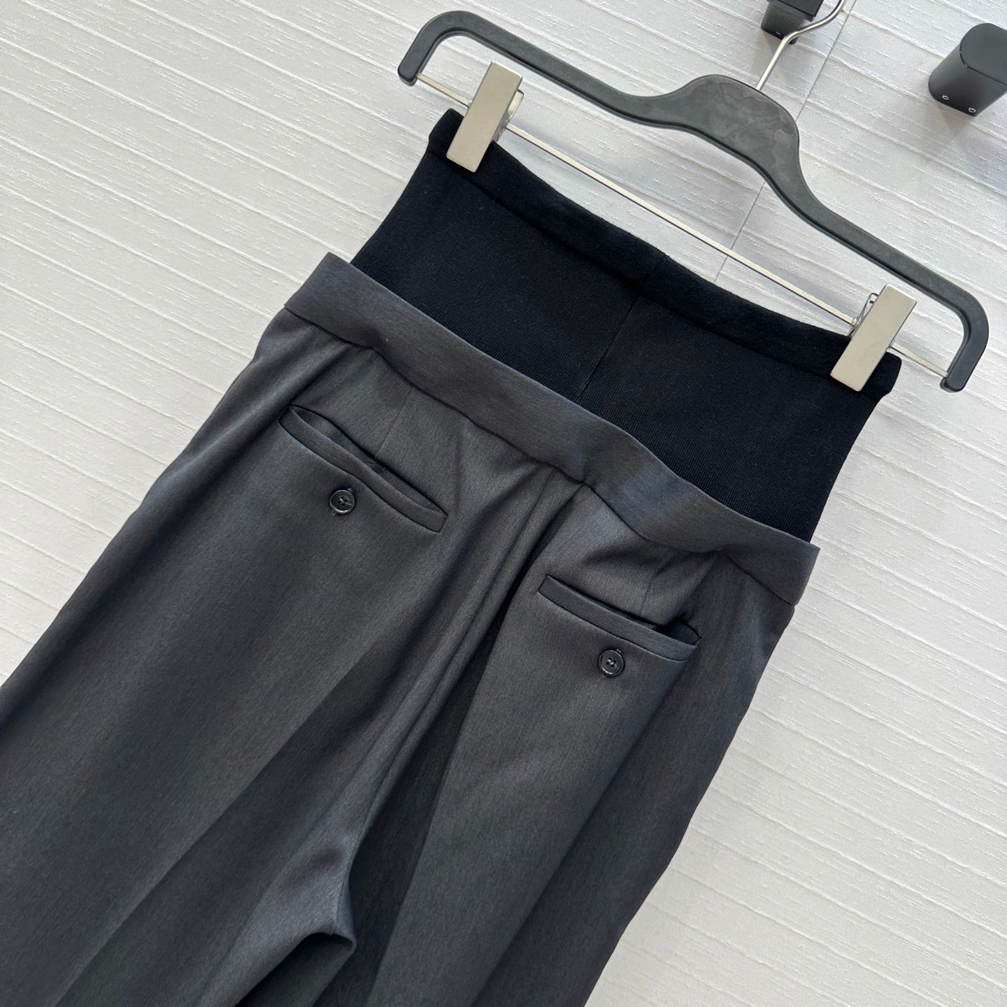Alai 25fw splicing pants
