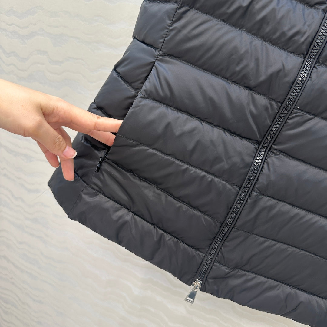 Mon 25fw down vest