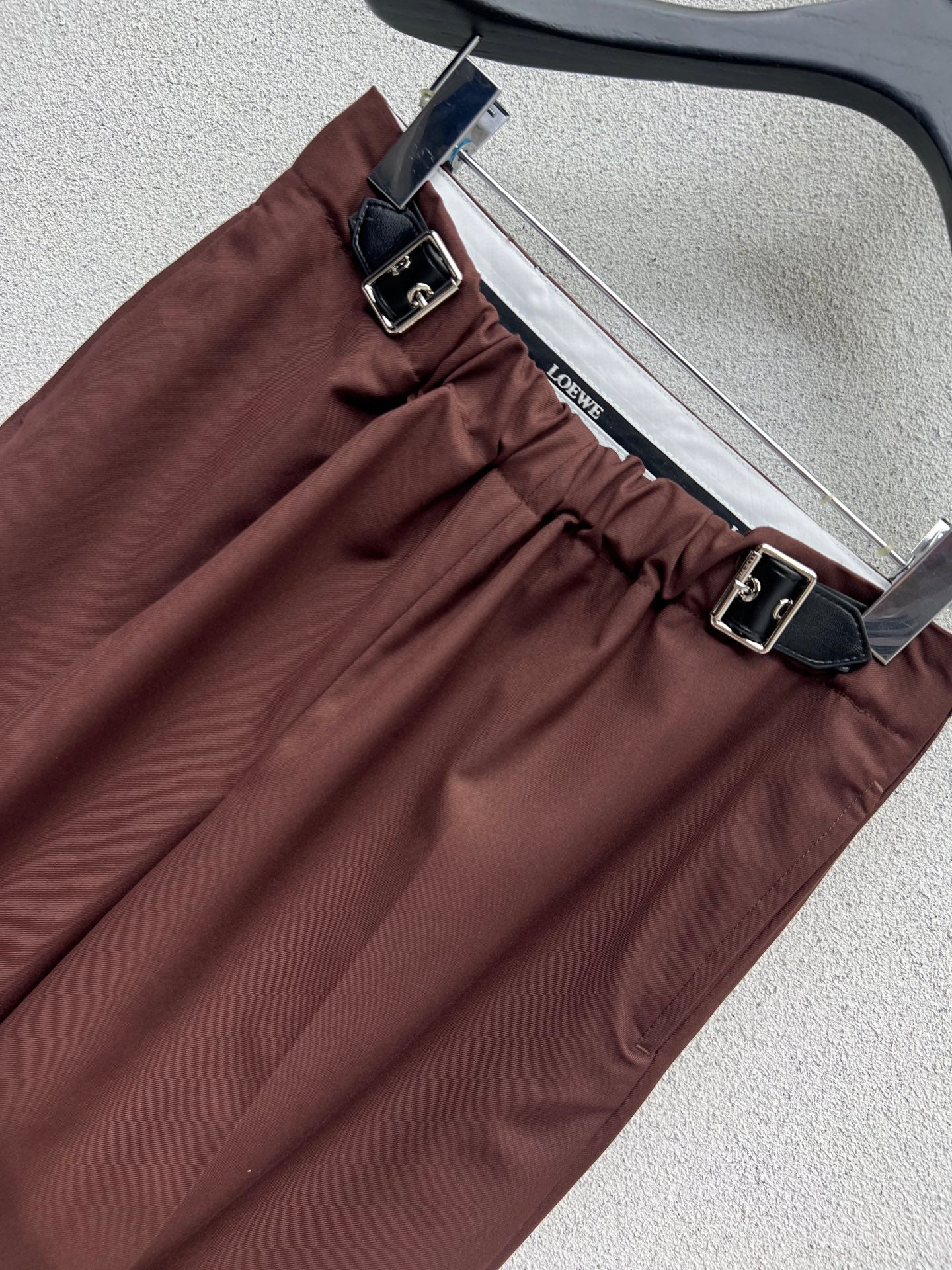 Loe 25fw all-match pants