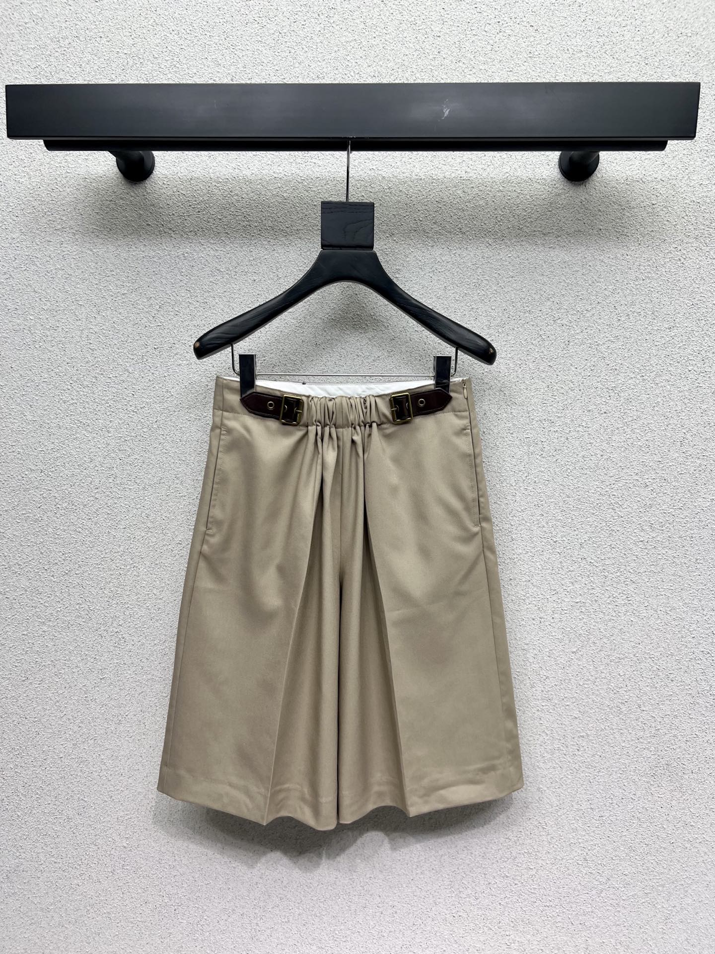 Loe 25fw leisure short