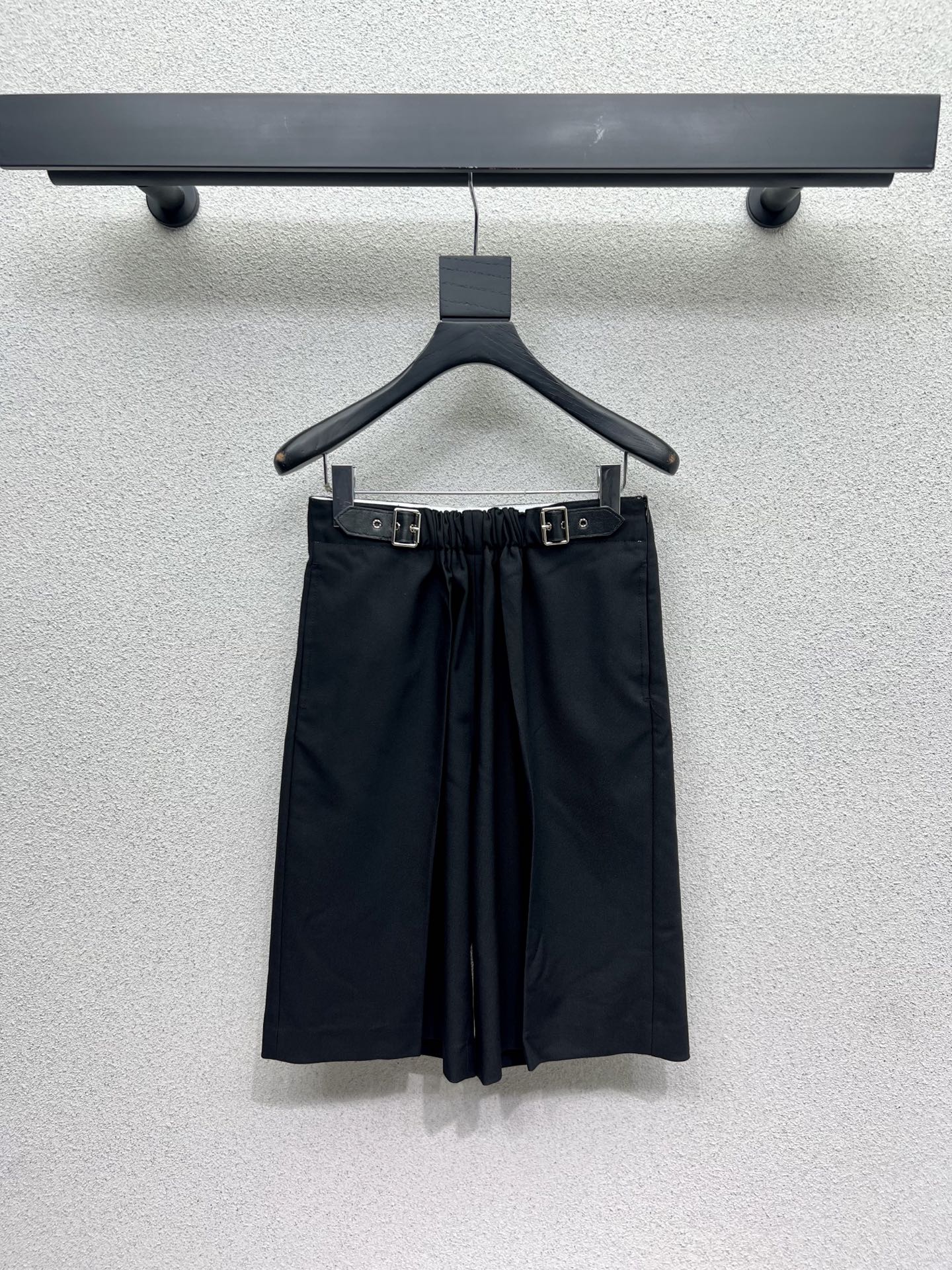 Loe 25fw leisure short