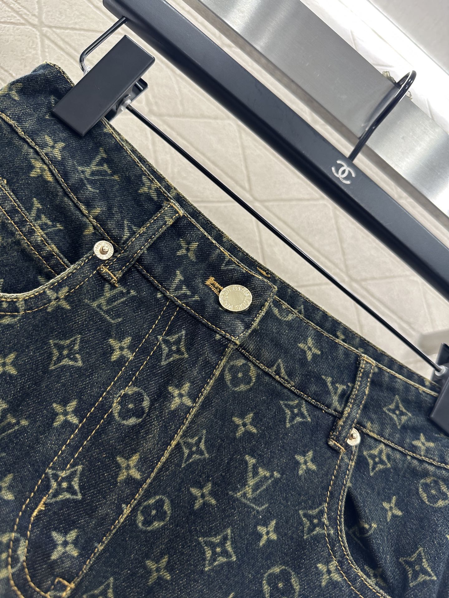 Louis 25fw all-match jeans