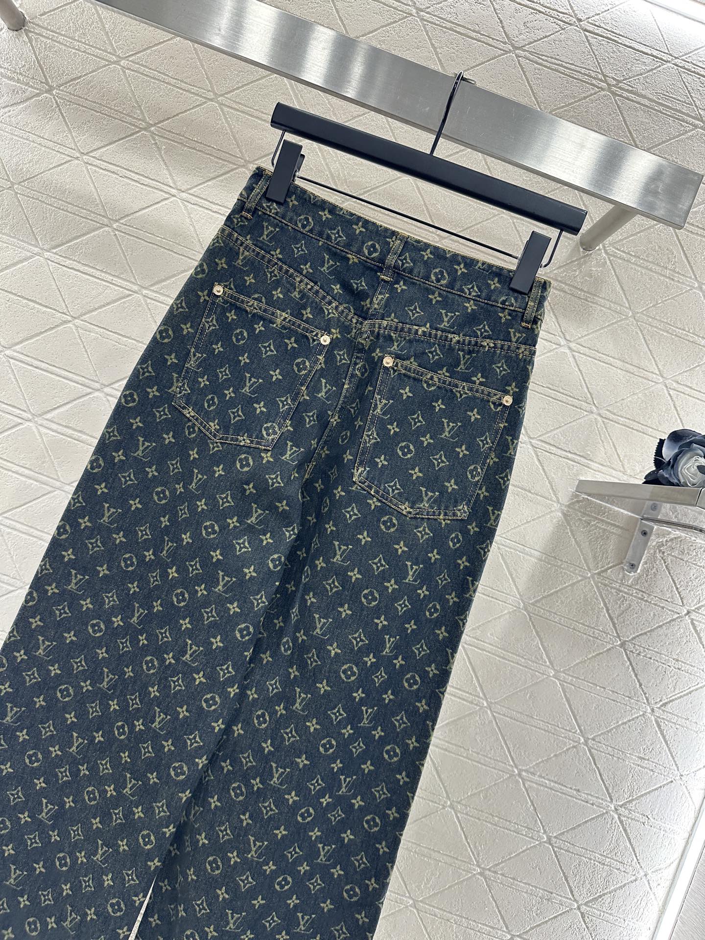Louis 25fw all-match jeans