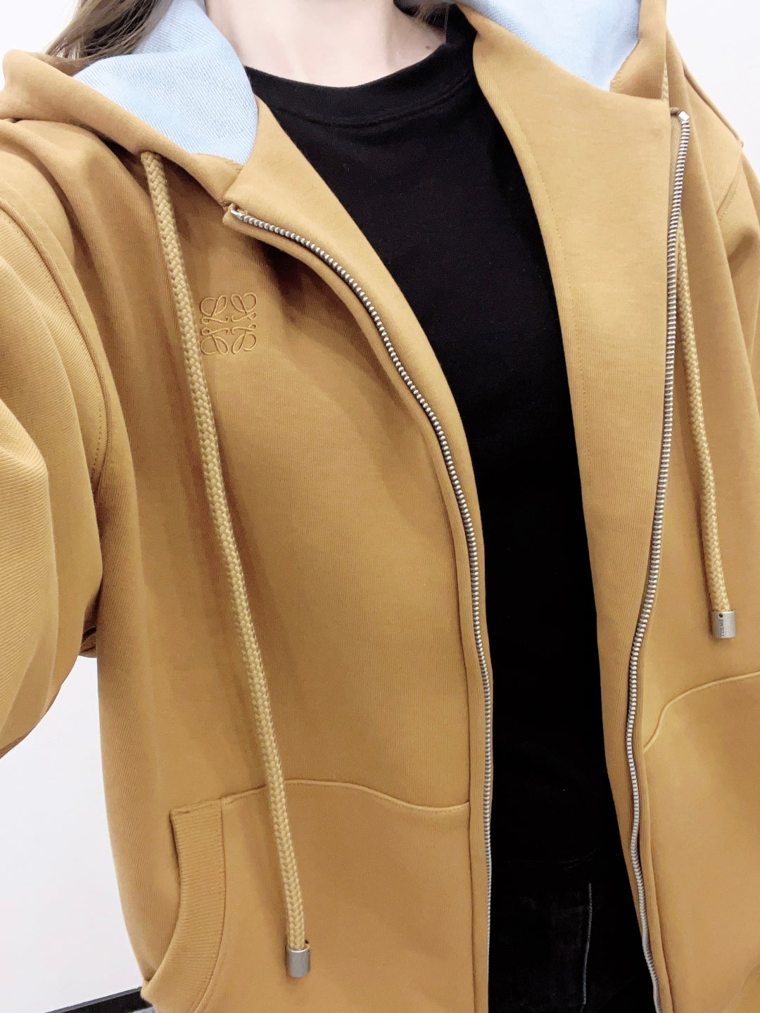 Loe 25fw hoodie jacket