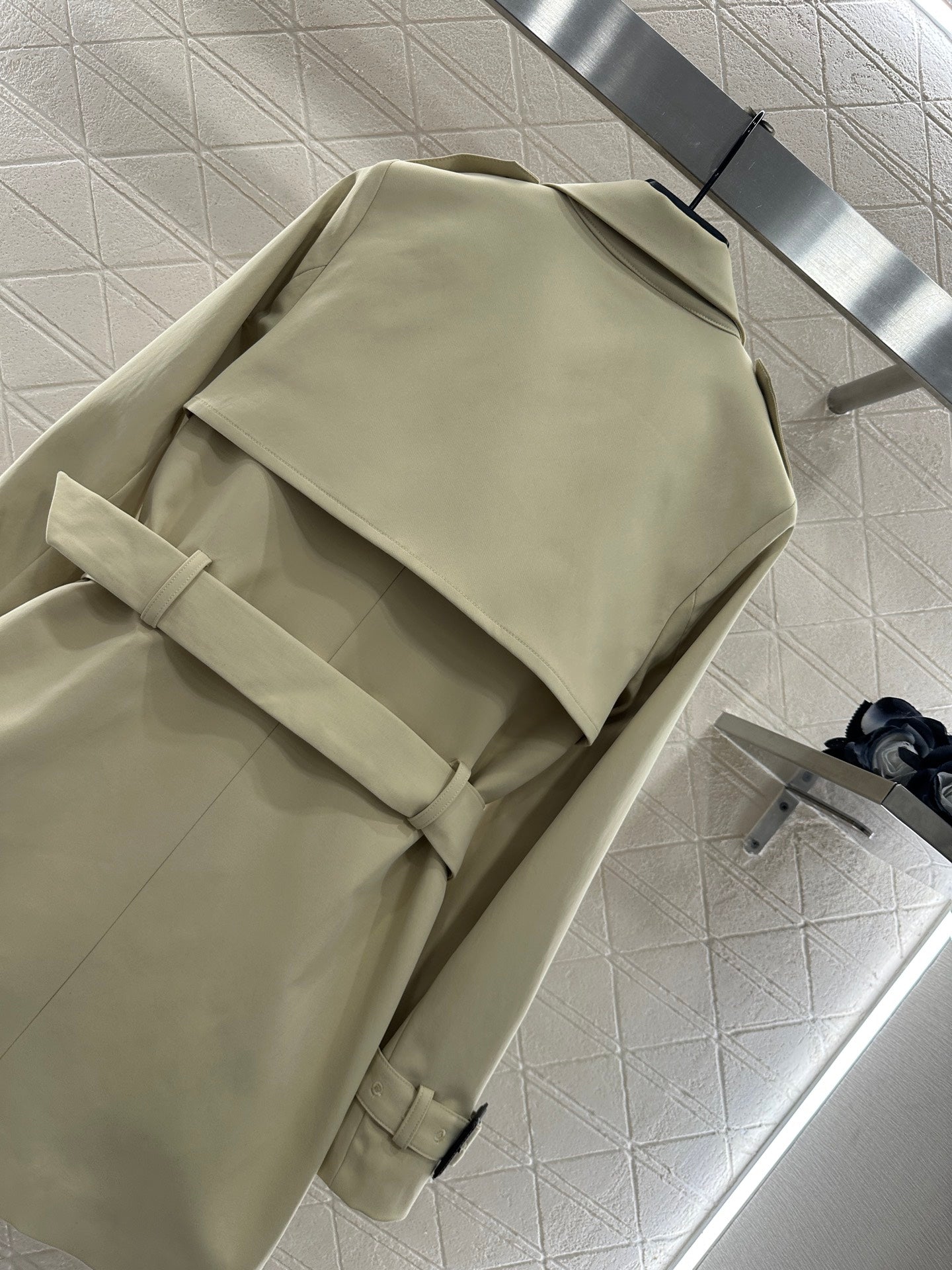 Guc 25fw trench coat