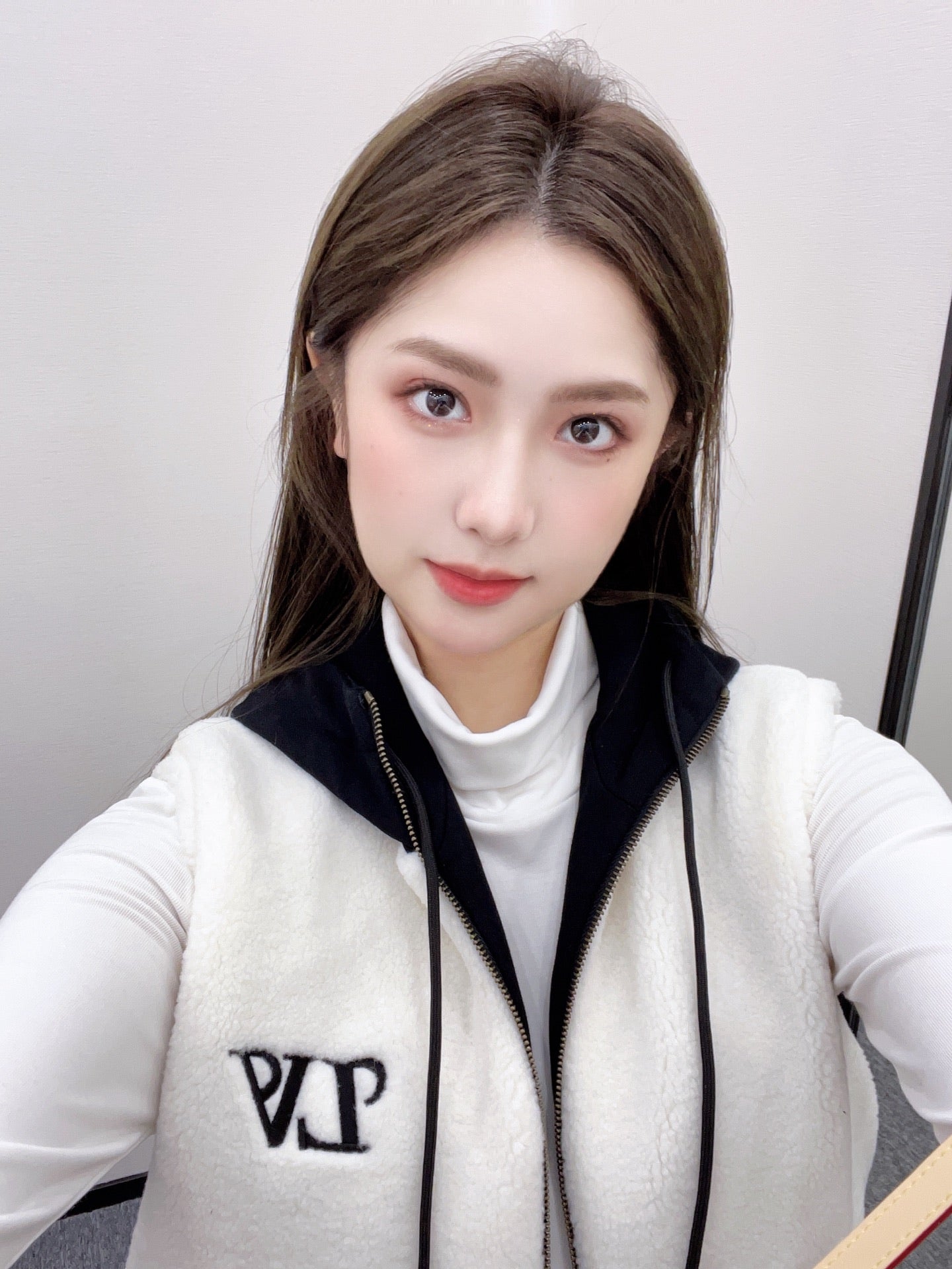 Louis 25fw reversible vest