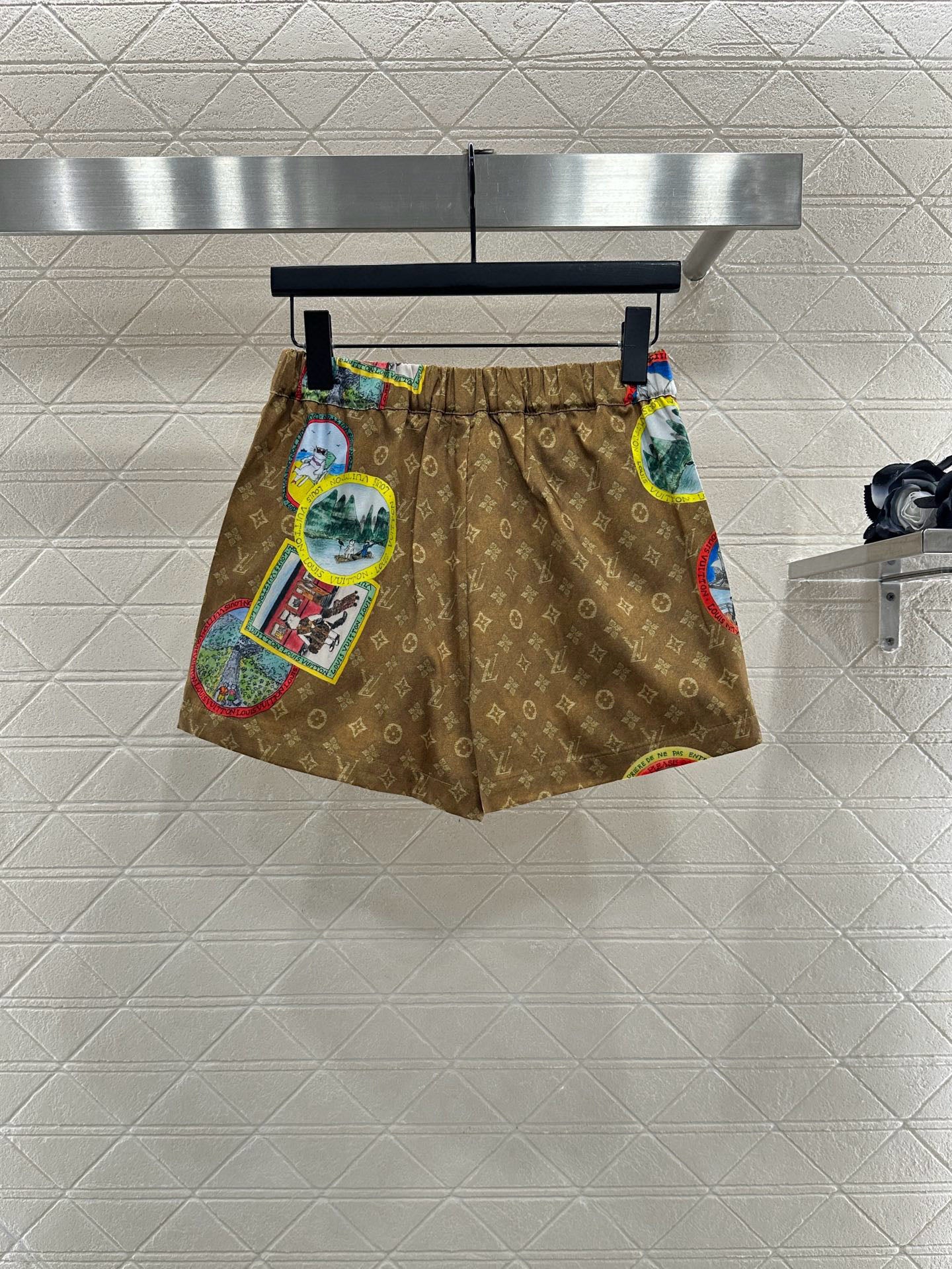 Louis 25fw comfort short