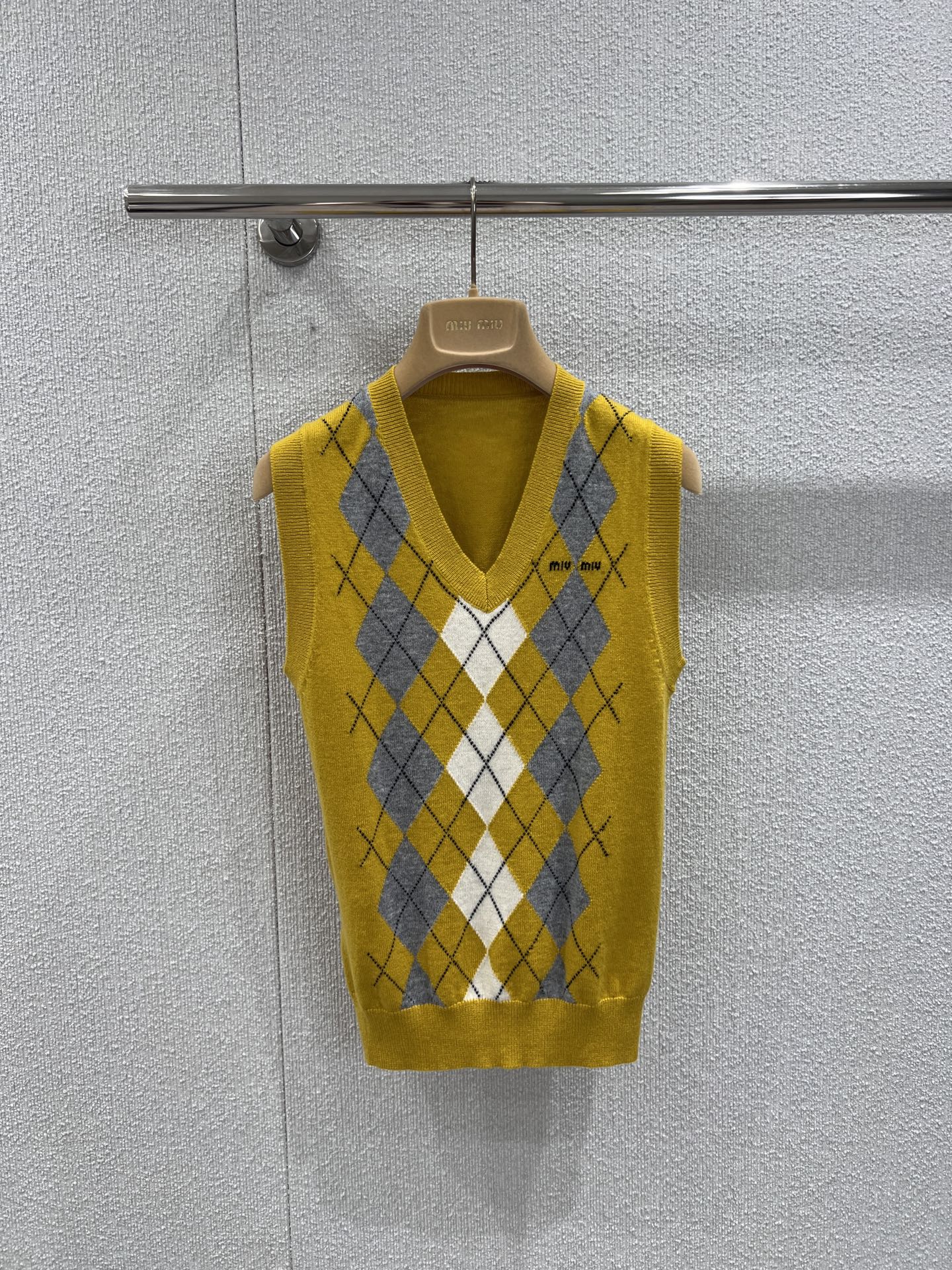 Miu 25fw knitted vest