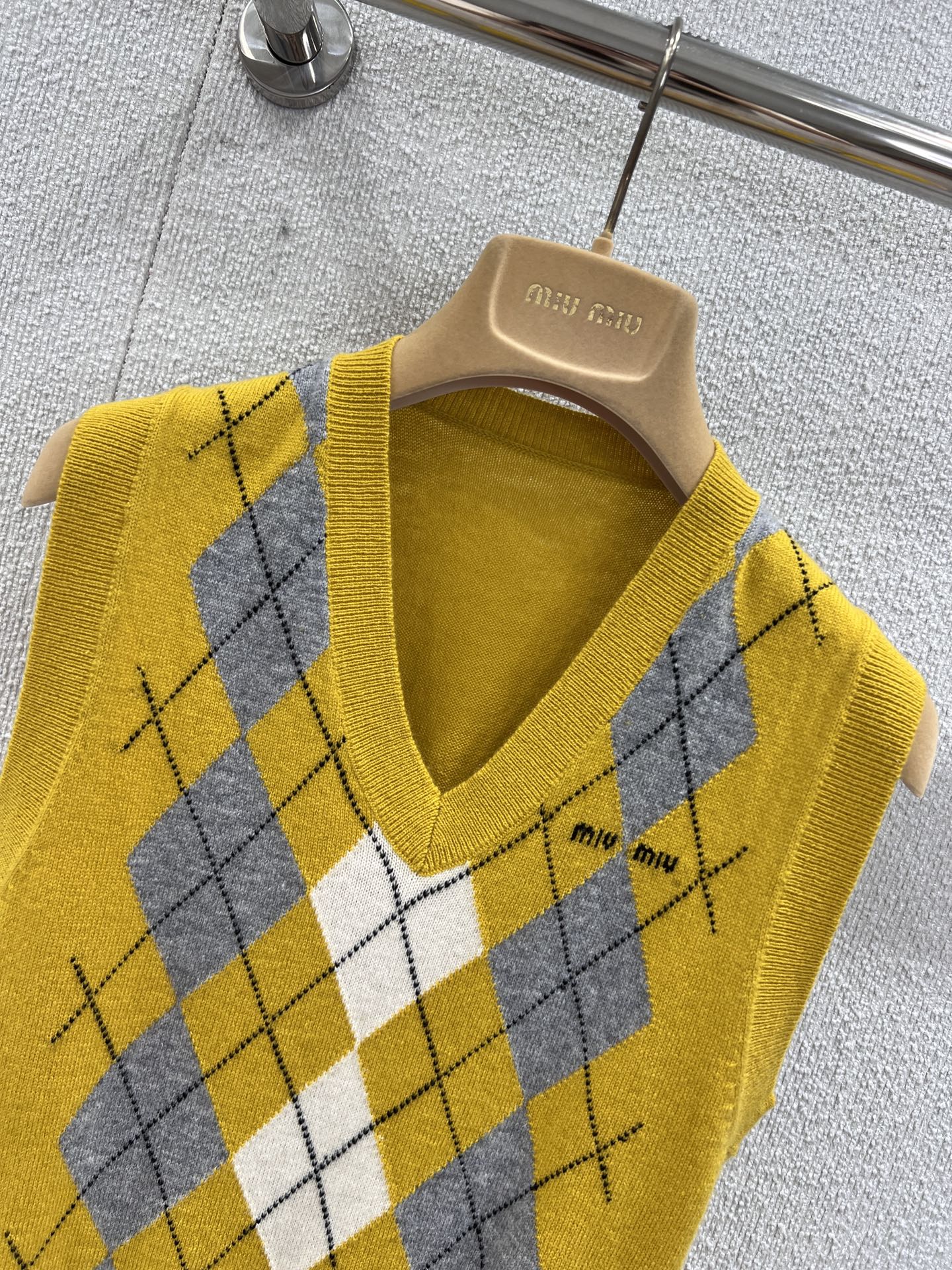 Miu 25fw knitted vest