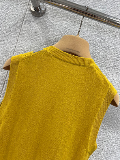 Miu 25fw knitted vest