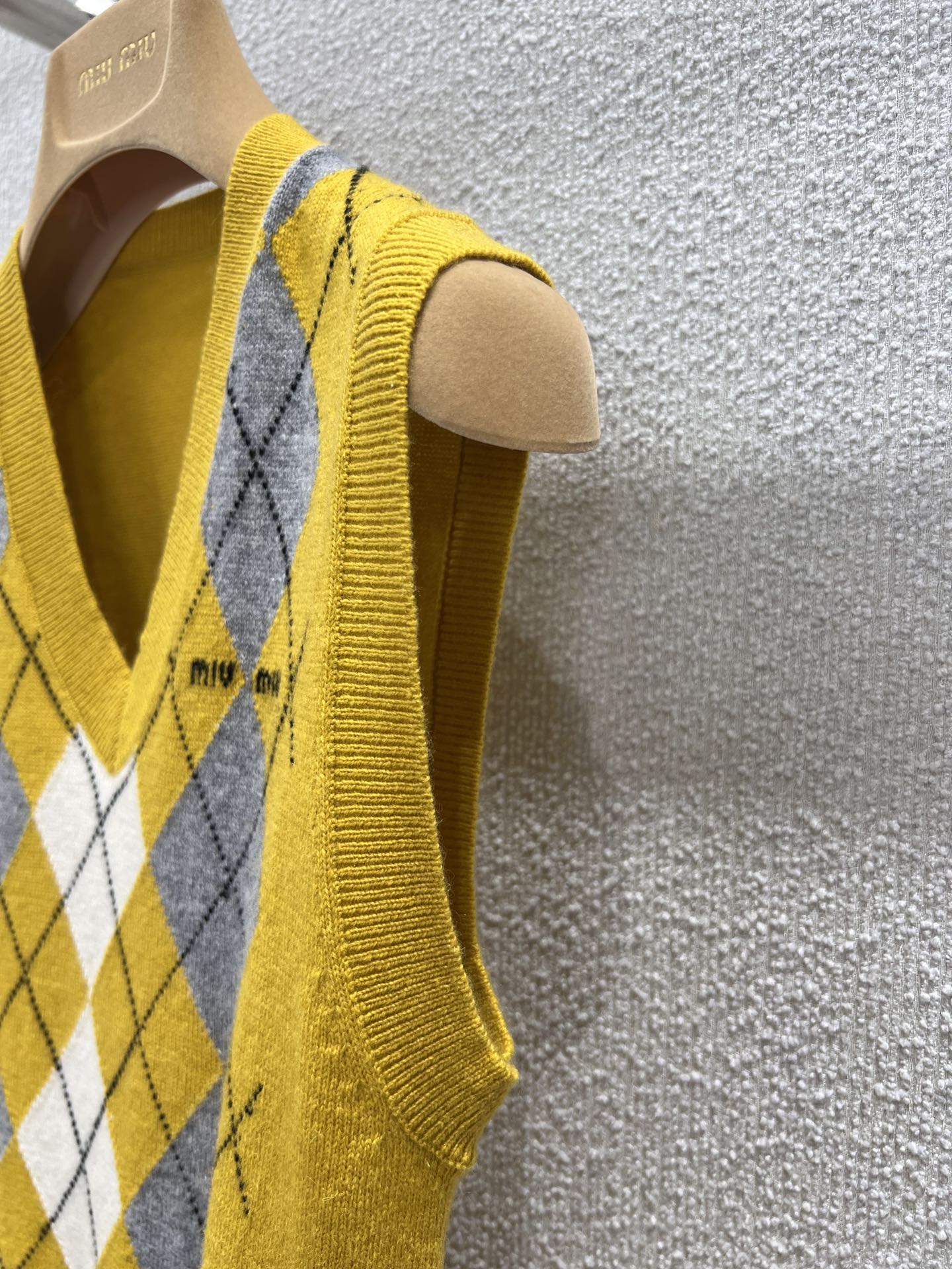 Miu 25fw knitted vest