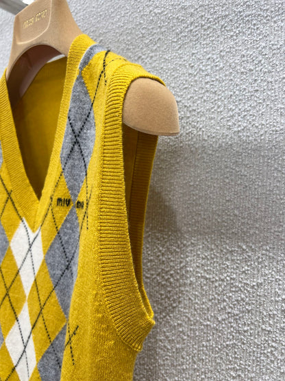 Miu 25fw knitted vest
