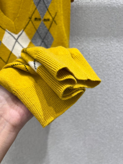 Miu 25fw knitted vest