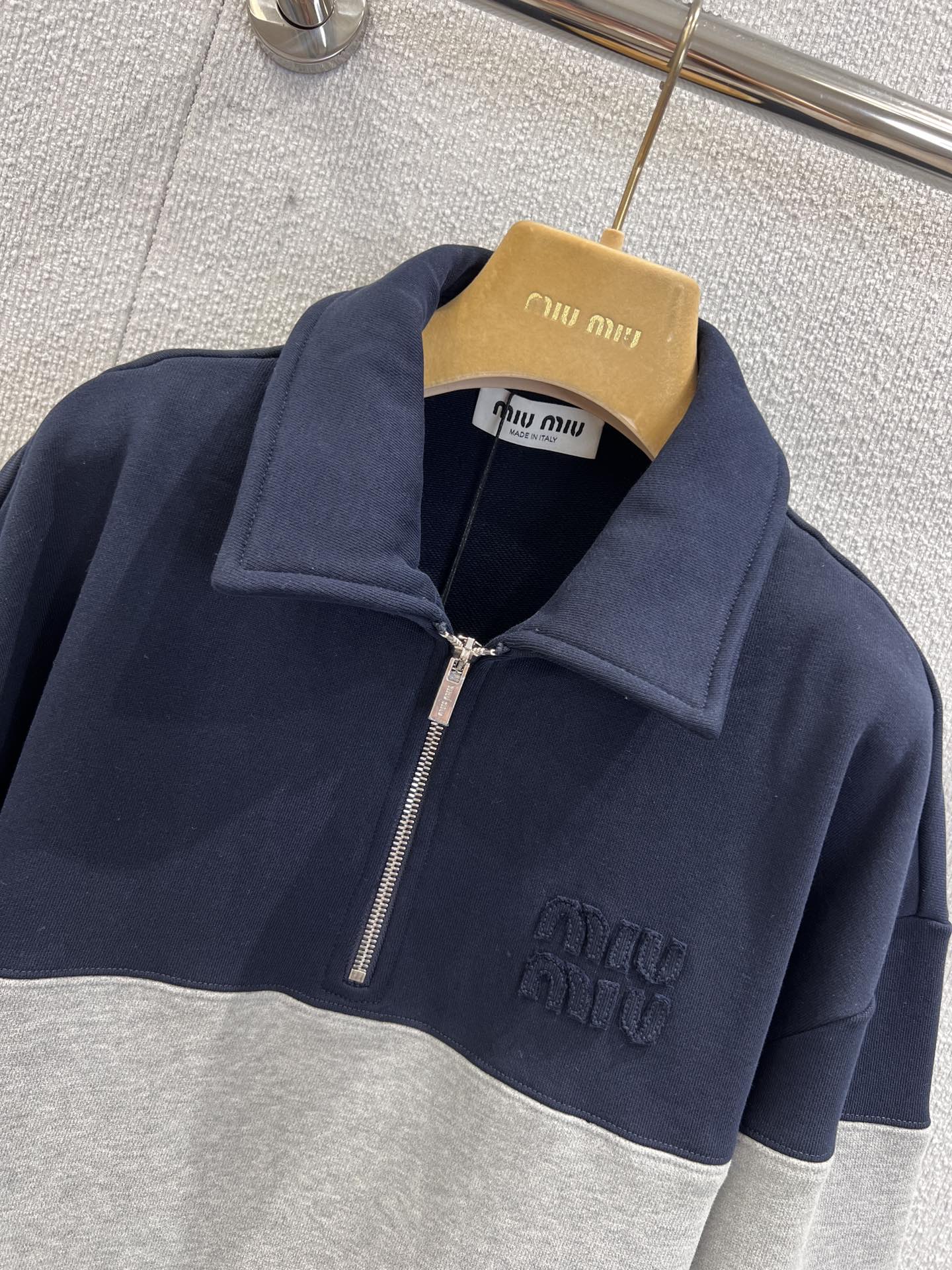 Miu 25fw lapel sweatshirt