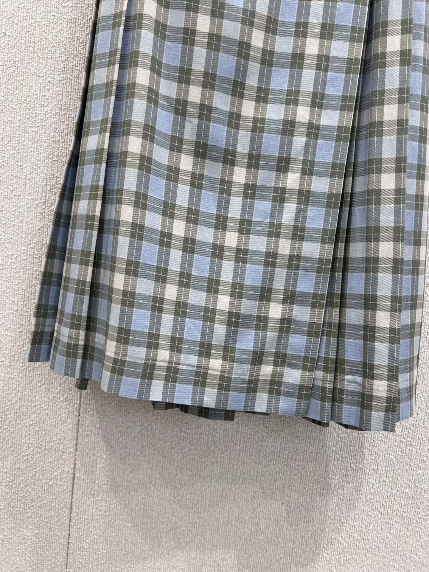 Loe 25fw plaid skirt