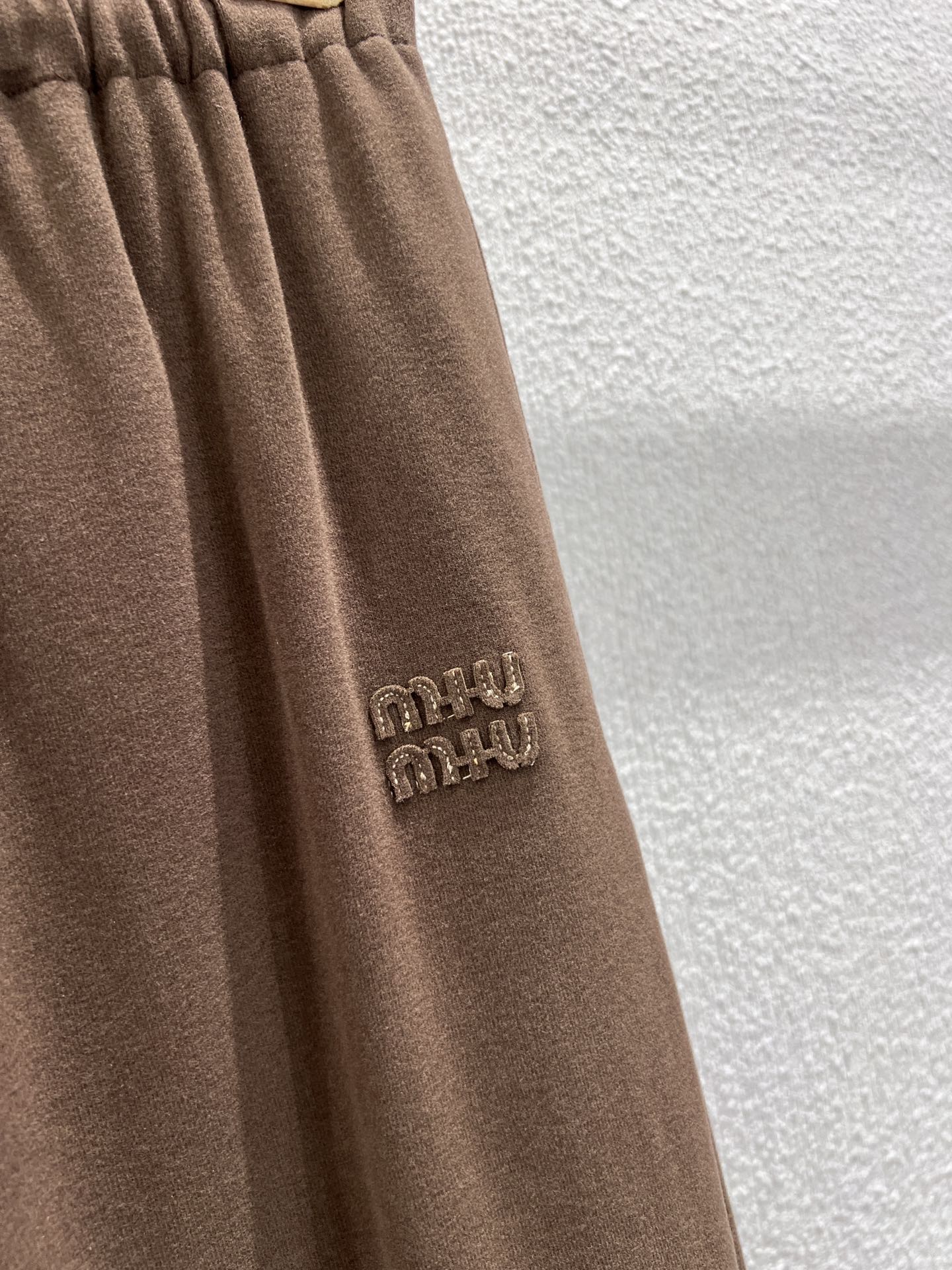 Miu 25fw drawstring casual pants