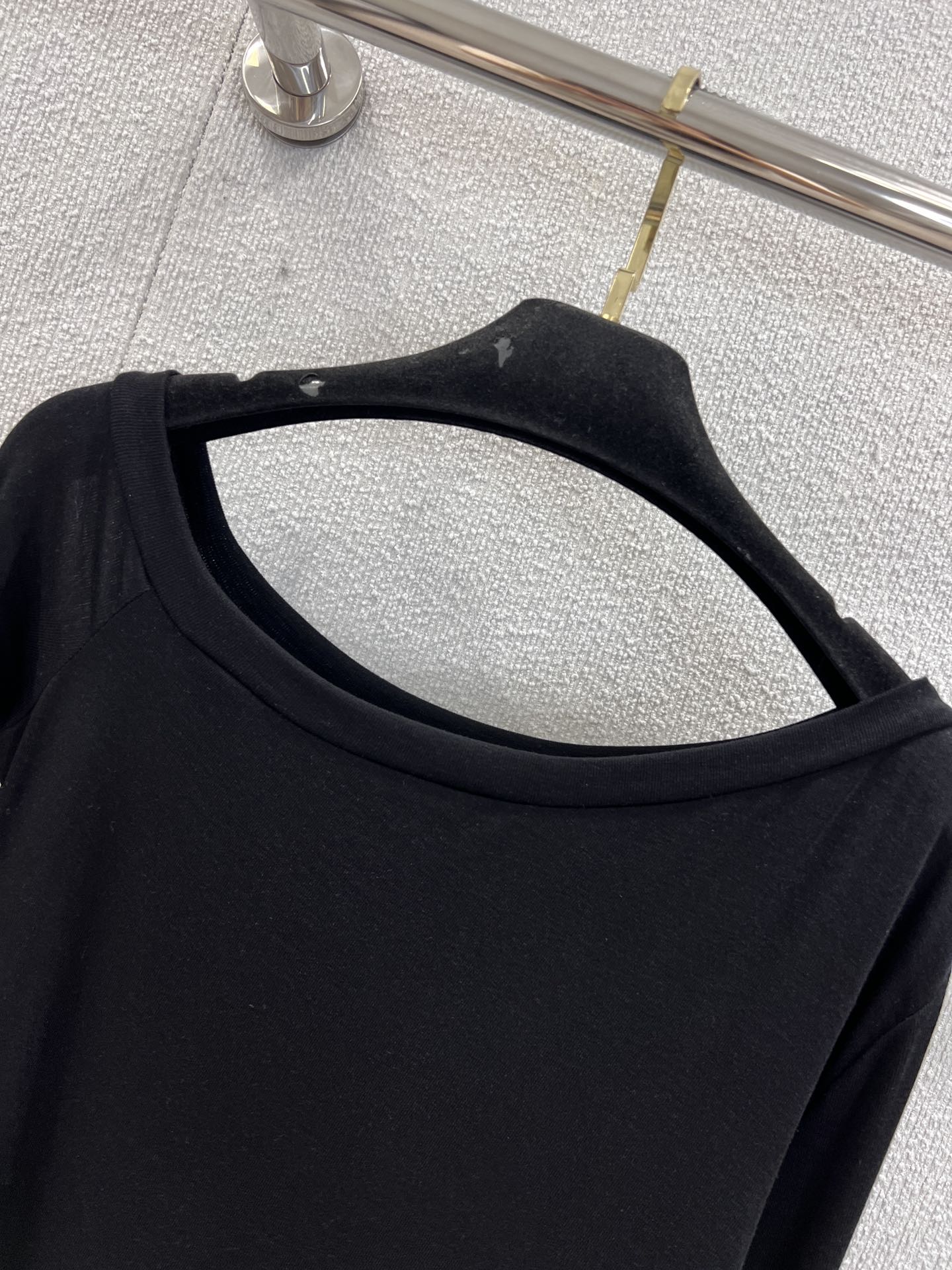 Chan 25fw off-shoulder top