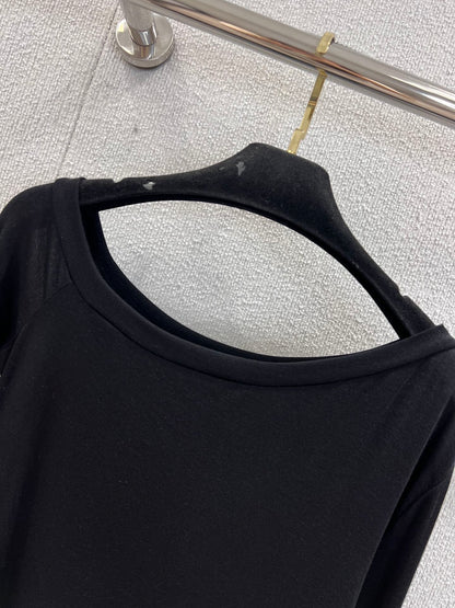 Chan 25fw off-shoulder top