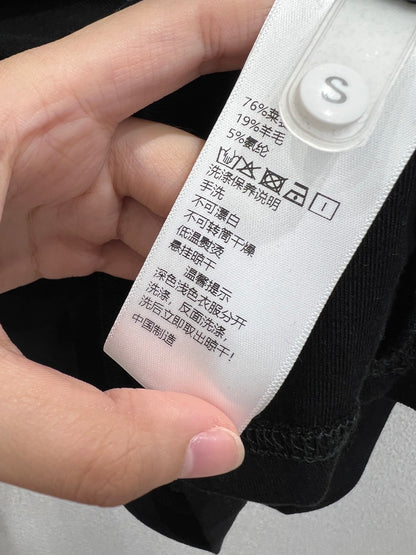 Chan 25fw off-shoulder top