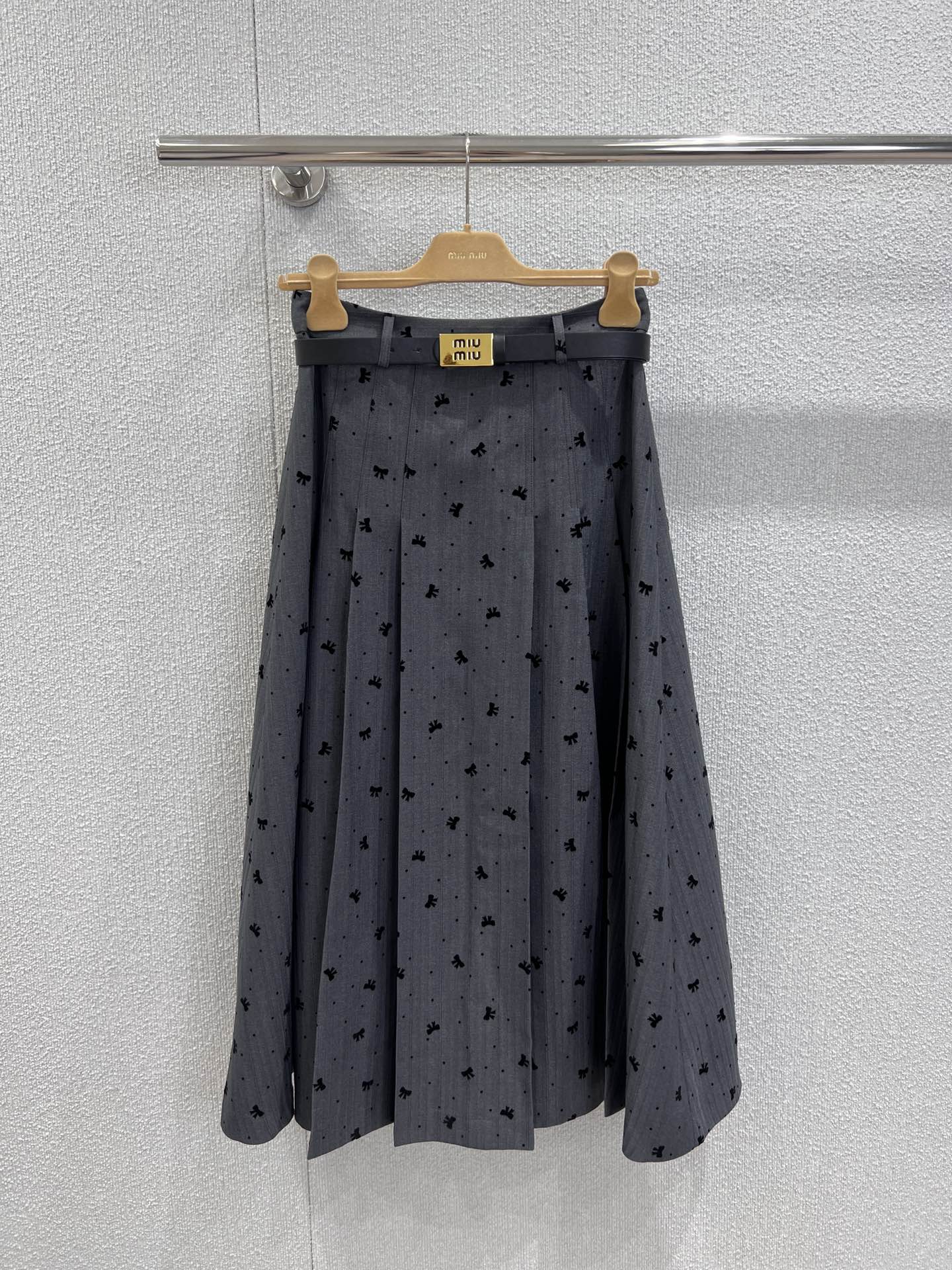 Miu 25ss pleated skirt