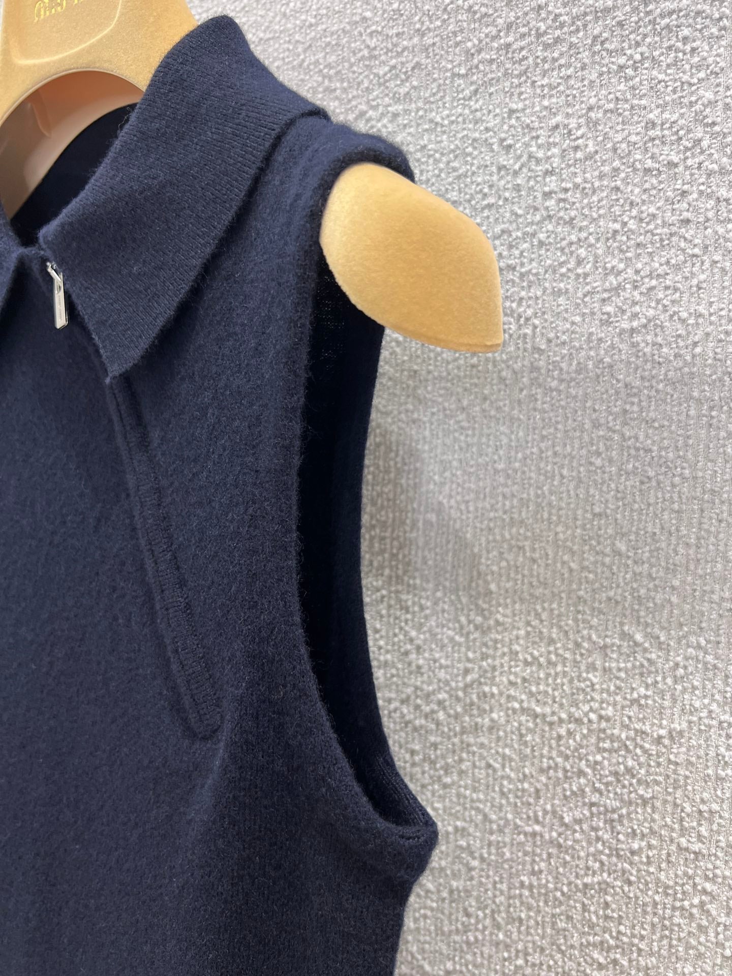 Miu 25fw knitted vest