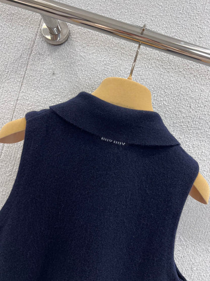 Miu 25fw knitted vest