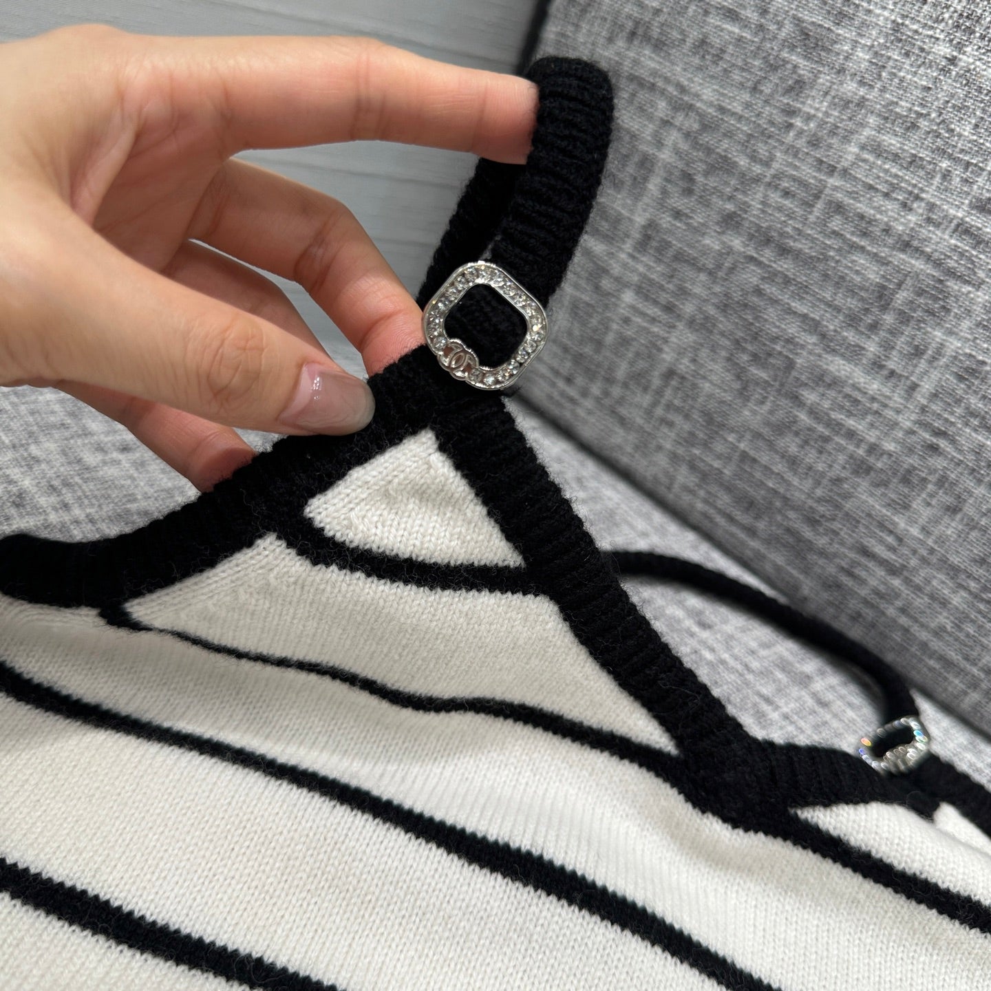 ch 25ss knitted vest