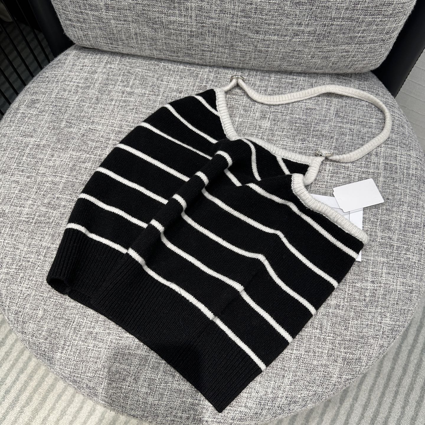 Ch 25ss knitted vest