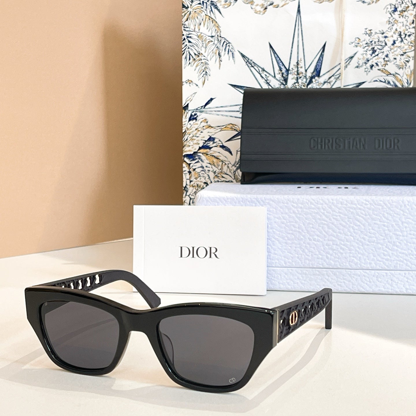 D S2I sunglasses
