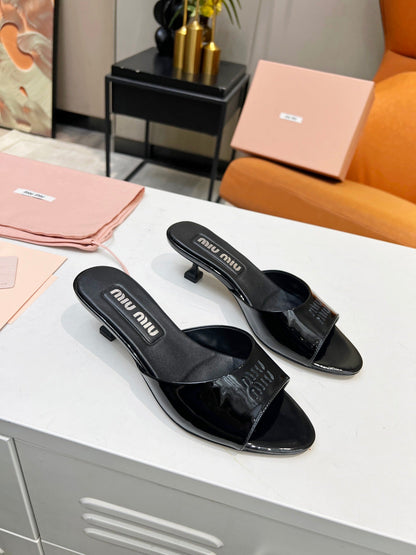 MI leather slippers