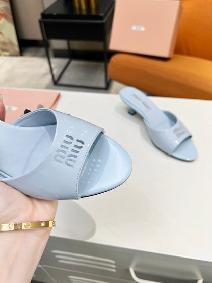 MI leather slippers
