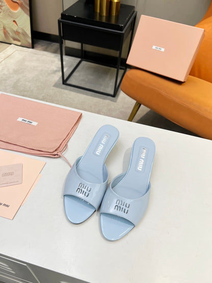 MI leather slippers