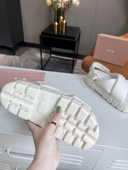 M leather sandals