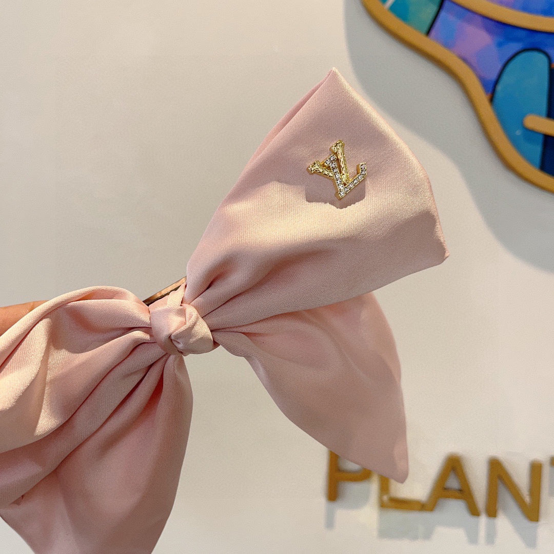 L hair clips