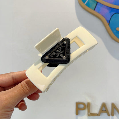 P hair clips