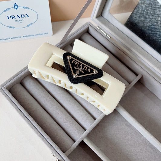 P hair clips