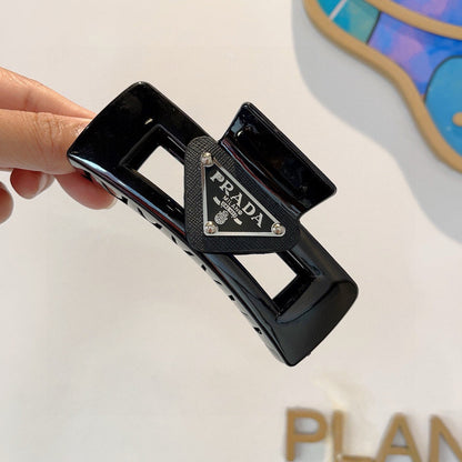 P hair clips