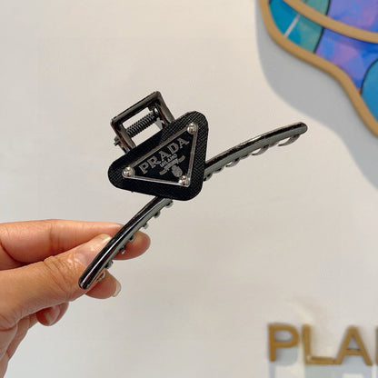 P hair clips