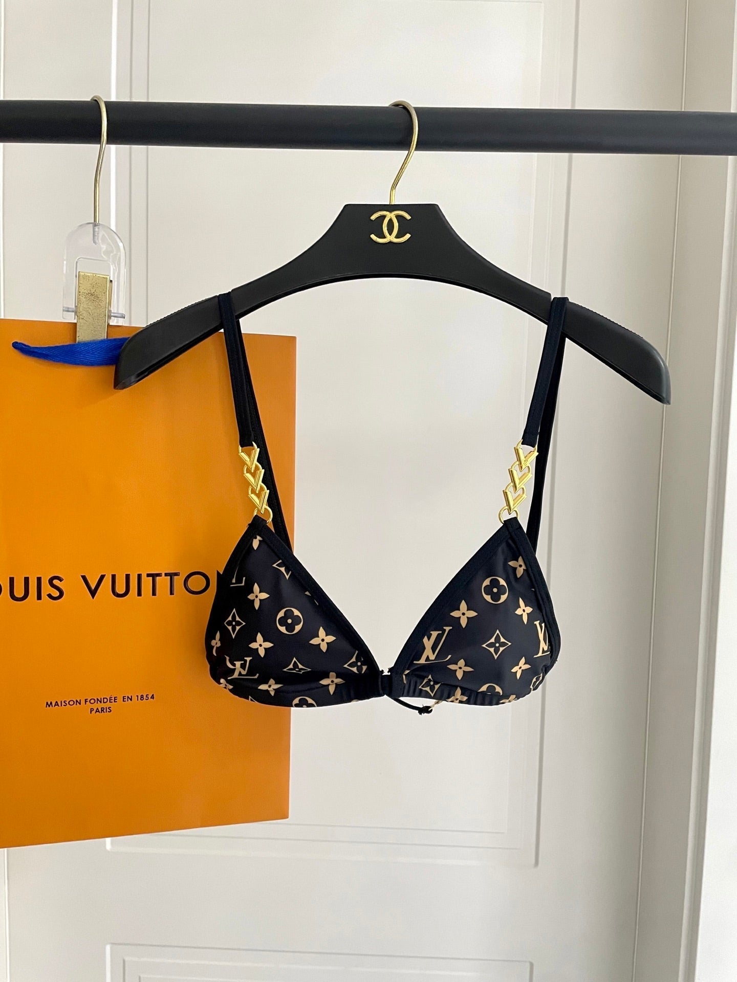 L swimsuit