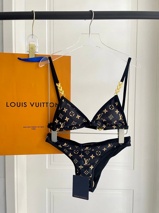 L swimsuit
