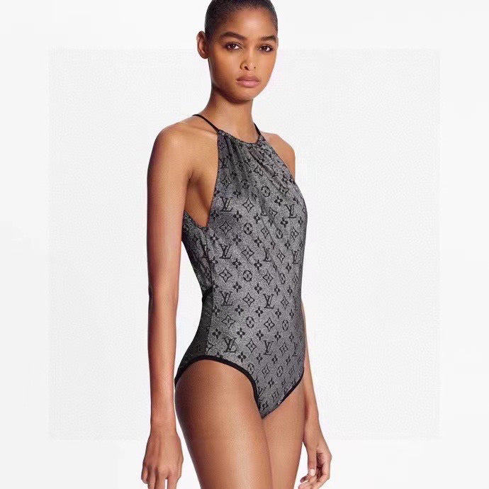 L swimsuit