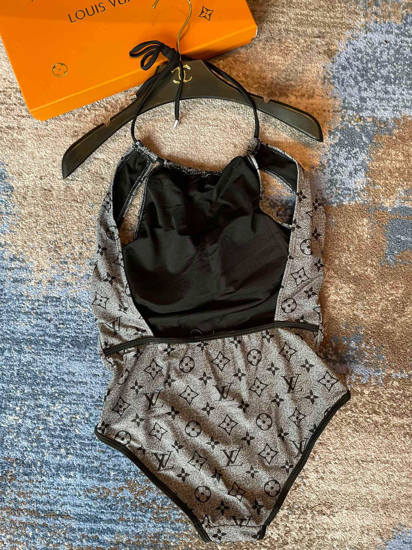 L swimsuit