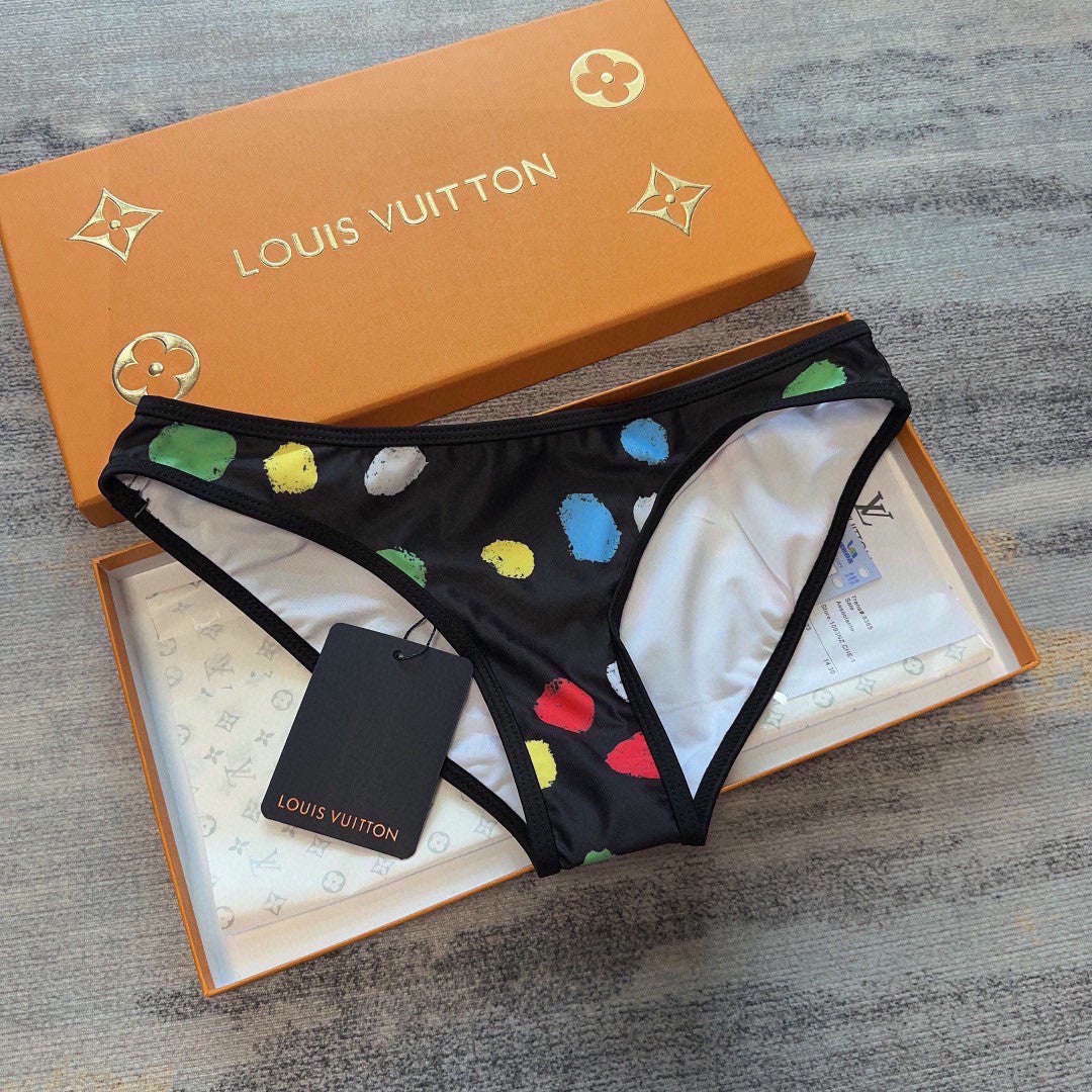 L swimsuit