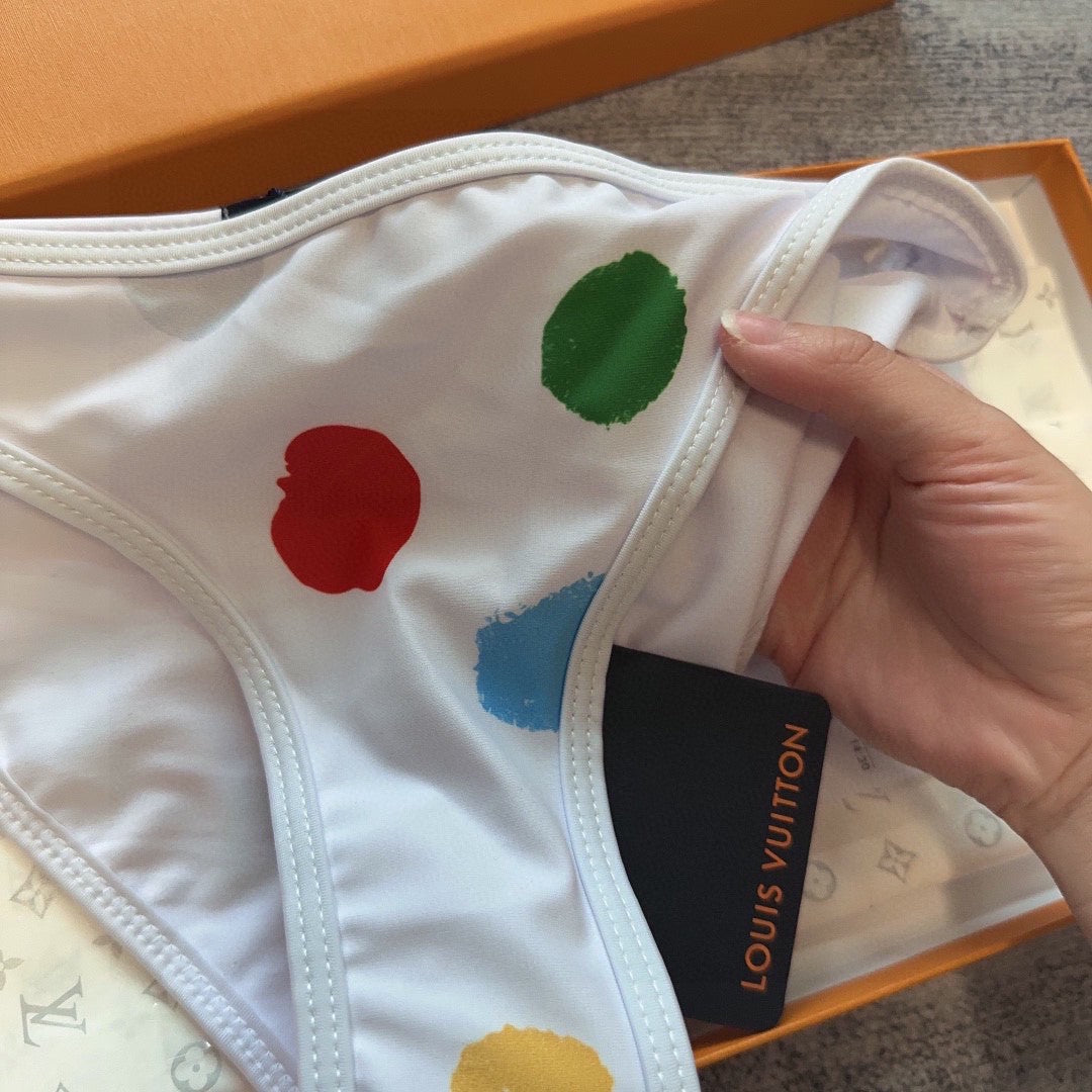 L swimsuit