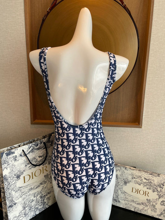 D swimsuit