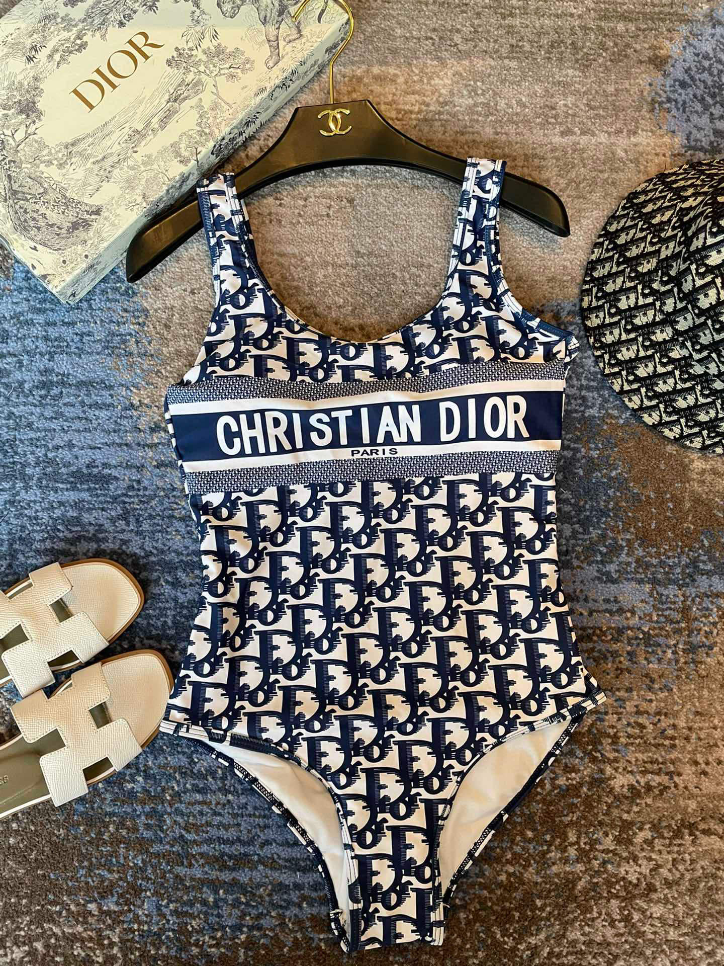 D swimsuit