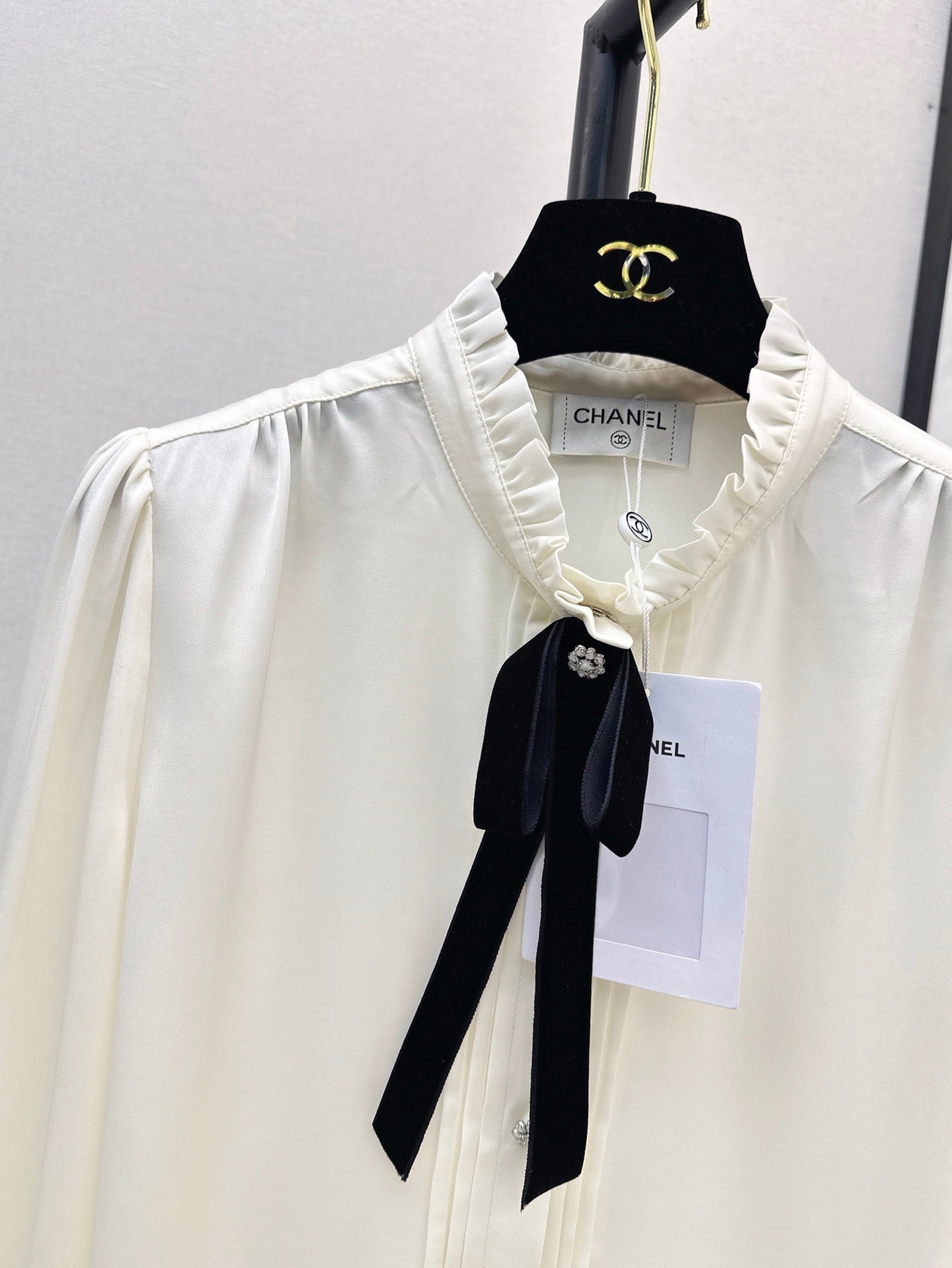 ch 25ss ruffle shirt