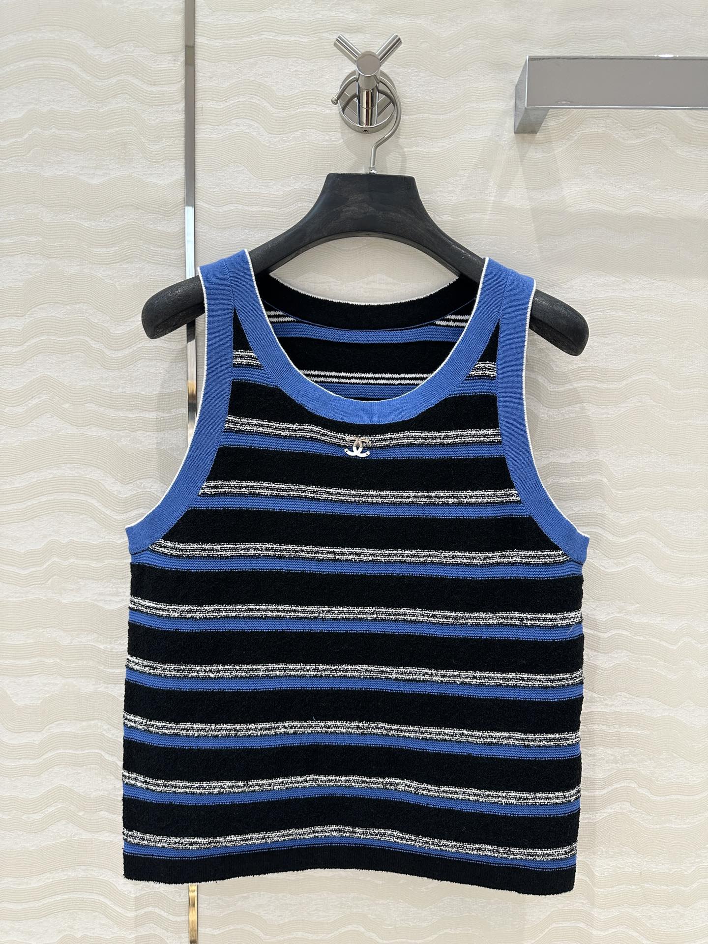 CH 25SS KNITTED VEST