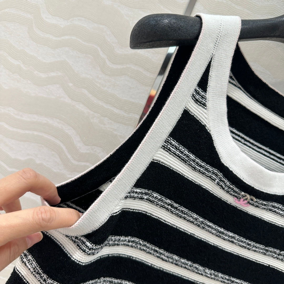 CH 25SS KNITTED VEST